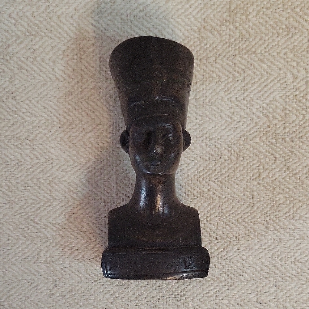 NEFERTITI Black Egyptian Bust Sculpture - Picture 8 of 8